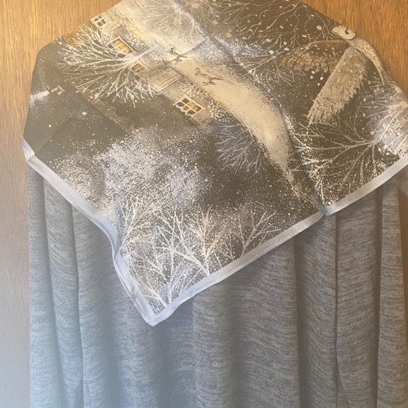 Silk scarf - Picture 13 of 15